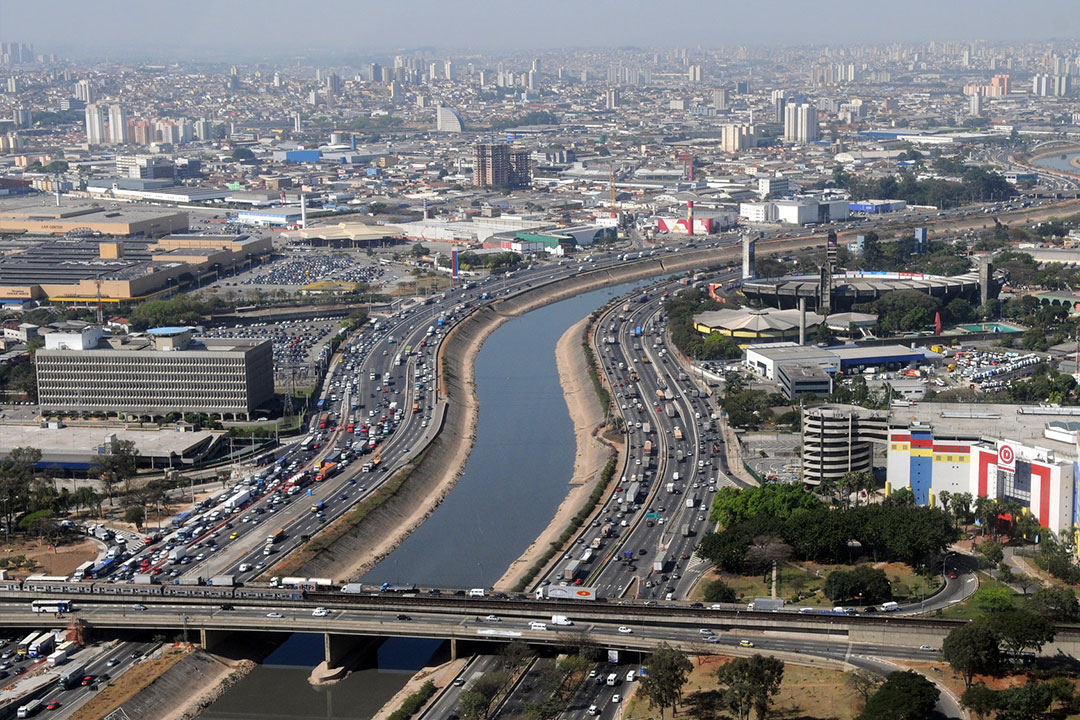 Rio Tietê: Um Gigante Adormecido no Coração de São Paulo
