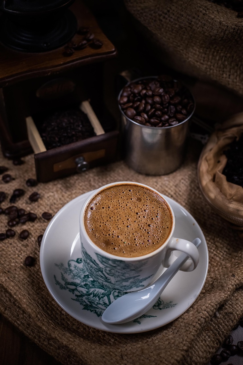 O Café: Origem, Variedades, Preparo, Cultura e Saúde